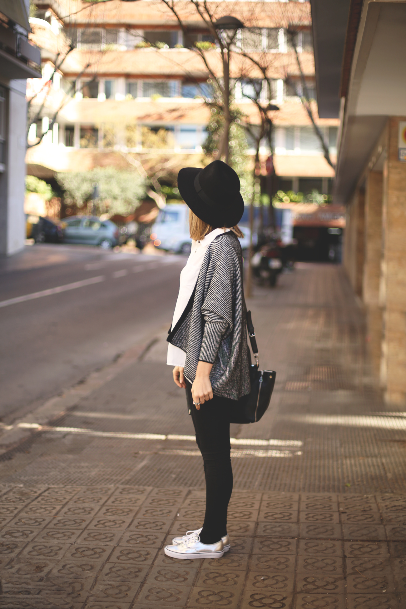 Cape, cardigan, buylevard, fashion blogger, black hat, street style, 